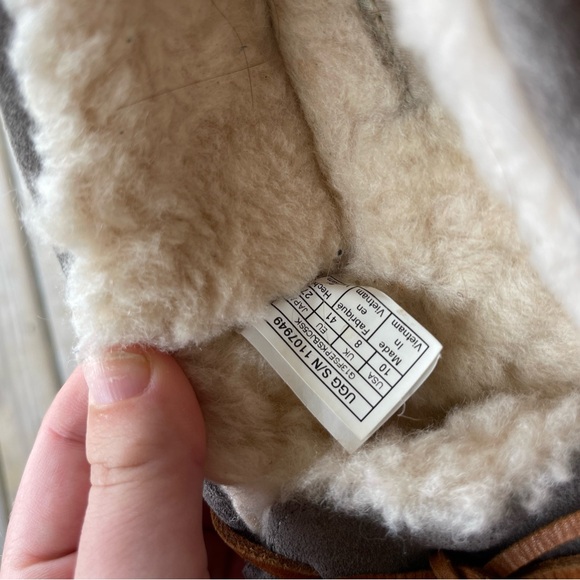 UGG Dakota Slipper. Size US 10. - Picture 14 of 16